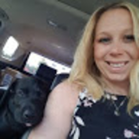 Meet your Posher, Ashlee - Picture 1 of 1